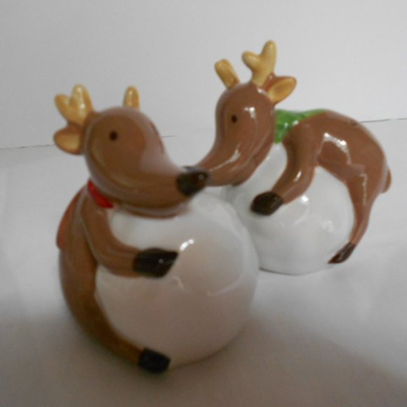 Reindeer Salt & Pepper Shakers Boxed - Picture 2 of 8